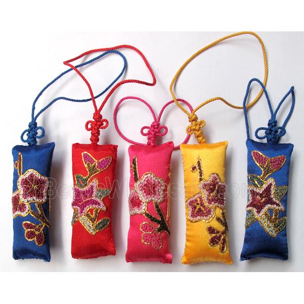 handmade Embroidery silk jewelry