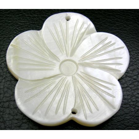 Mother of pearl flower pendant