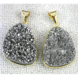 druzy quartz pendant, freeform, silver plated, approx 18x25-25x30mm [GMPDA1386]