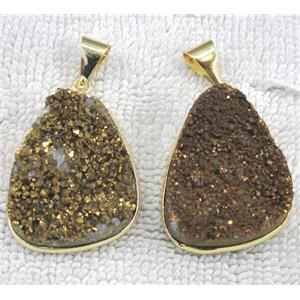 druzy quartz pendant, freeform, gold plated, approx 18x25-25x30mm [GMPDA1387]