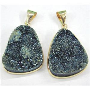 druzy quartz pendant, freeform, green electroplated, approx 18x25-25x30mm [GMPDA1388]