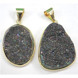 druzy quartz pendant, freeform, rainbow electroplated, approx 18x25-25x30mm [GMPDA1389]