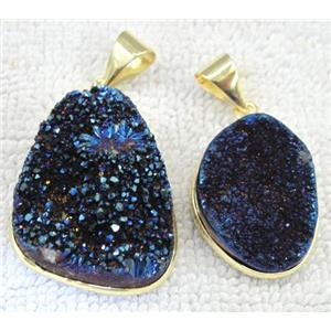 druzy quartz pendant. freeform, blue electroplated, approx 18-30mm [GMPDA1409]