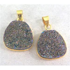 druzy quartz pendant, trapeziform, rainbow electroplated, approx 8x18x18mm [GMPDA1982]