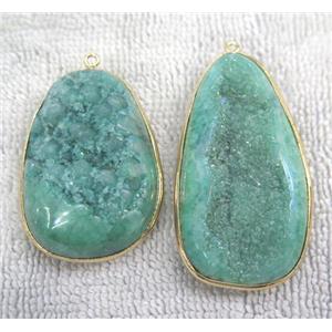 green quartz pendant with druzy, freeform, gold plated, approx 20-50mm [GMPDA2670]