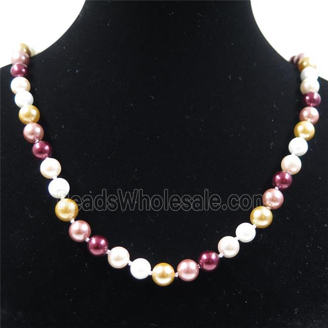 Pearlized Shell knoted necklace with clasp, round