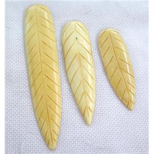 yellow cattle bone pendant without hole, leaf, approx 18-65mm [BJAS093-S]