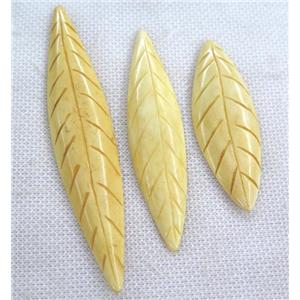 yellow cattle bone pendant without hole, leaf, approx 18-65mm [BJAS105-S]