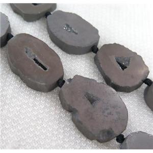 gray agate geode druzy bead, flat freeform, approx 15-40mm [GASA1577]