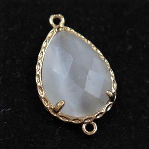 white glass connector, faceted teardrop, gold plated, approx 14x18mm [GM10669]