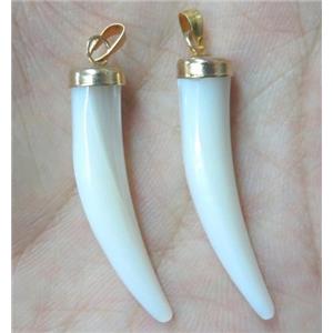 mother of pearl shell horn pendant, white, approx 6x35mm [GMPDA3823]