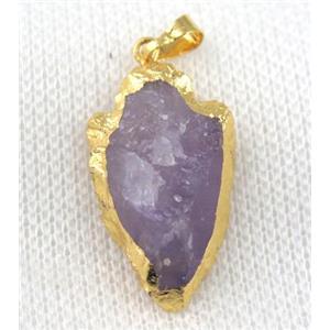 hammered Amethyst Arrowhead pendant, purple, gold plated, approx 15-25mm [GMPDA5335]