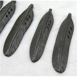 bone pendant, feather, black, approx 15-75mm [GMPDA5600]