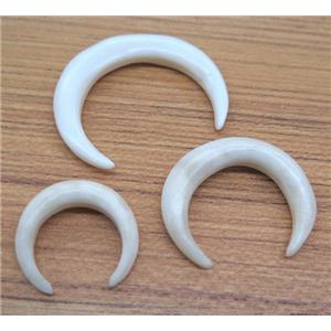 white bone crescent pendant without hole, horn, approx 40-45mm [GMPDA5675-L]