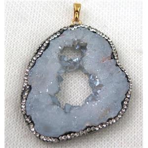 druzy agate slice pendant paved rhinestone, freeform, blue-gray plated, approx 30-60mm [GMPDA6727]