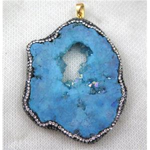 druzy agate slice pendant paved rhinestone, freeform, skyblue AB-color, approx 30-60mm [GMPDA7075]