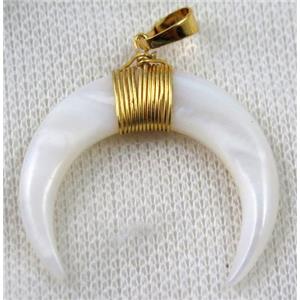 white pearl shell crescent horn pendant, gold wire wrapped, approx 30-35mm [GMPDA7102]