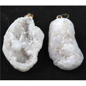 agate geode druzy pendant, freeform, white AB-color, approx 20-40mm [GMPDA7432]