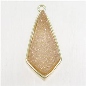 champagne Druzy Agate pendant, teardrop, gold plated, approx 12-26mm [GMPDA9874]