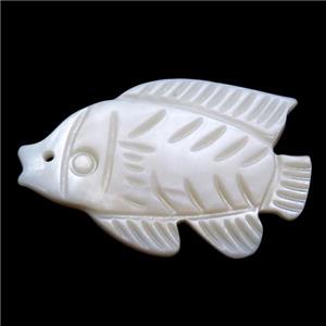 white shell fish pendant, approx 18-22mm [SHEPD32]