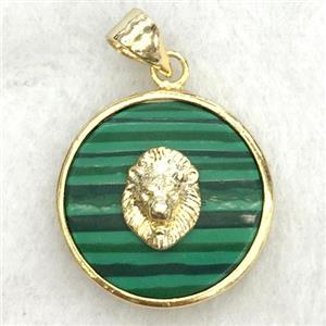 green malachite circle pendant with lionhead, approx 18mm dia [GM14269]