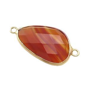 Natural Agate Triangle Connector Red Dye Faceted Gold Plated, approx 20-30mm [GM21570]