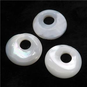 white Shell GoGo pendant, approx 20mm [SHEPD50]
