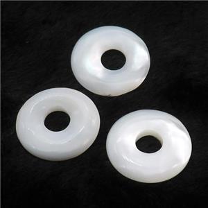 white Shell donut pendant, approx 20mm [SHEPD52]