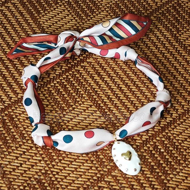 Polyester Fabric Necklace With Heart Oval White Enamel