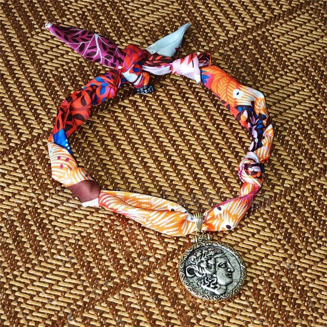 Polyester Fabric Necklace With Human