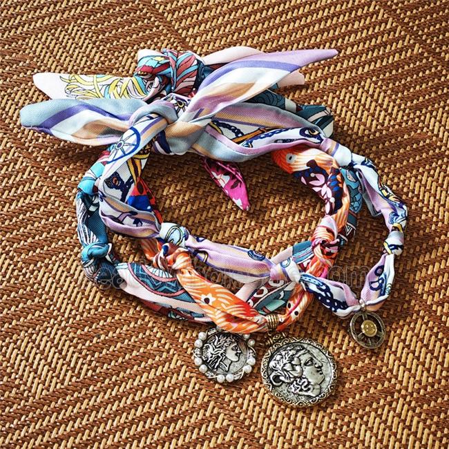 Polyester Fabric Necklace With Human Mixed